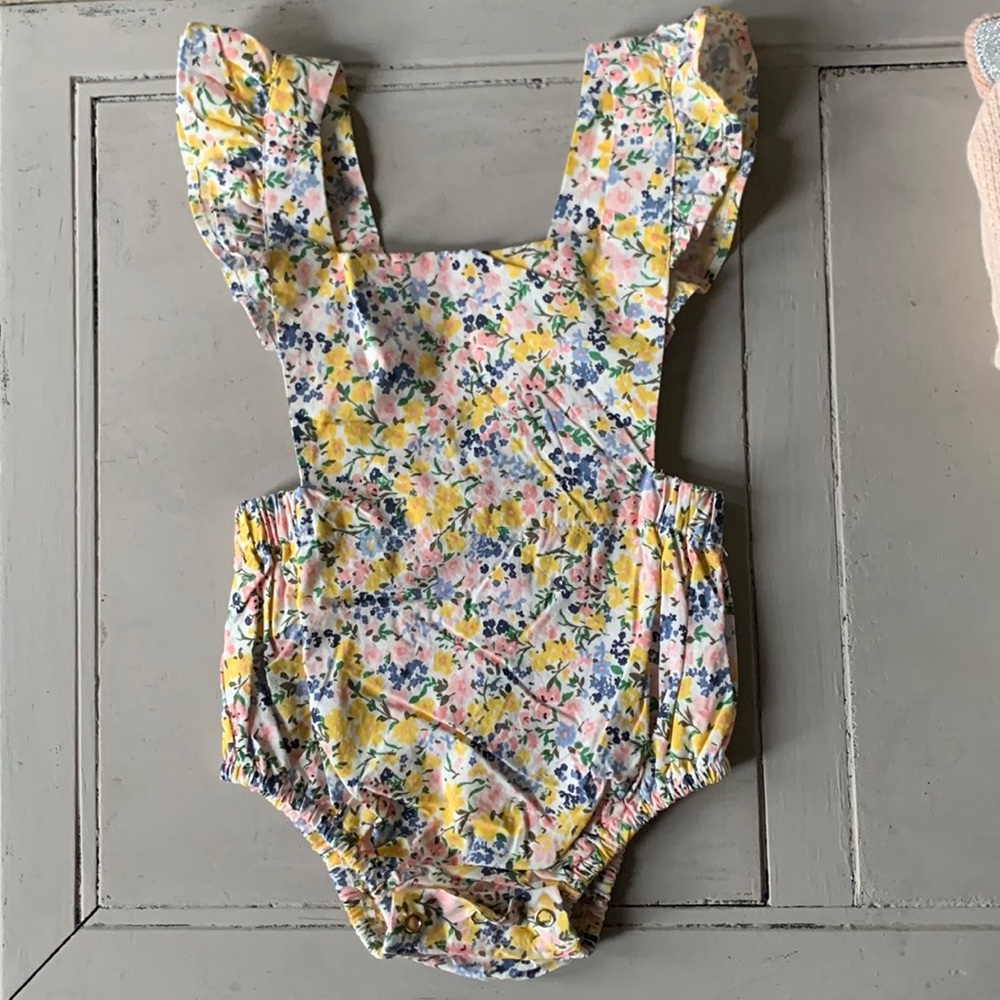 Cart Wheels by Charlie Paige girls romper NWT 6-12m